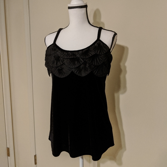 Dress Barn Collections size Medium soft ruffle top - Picture 1 of 5